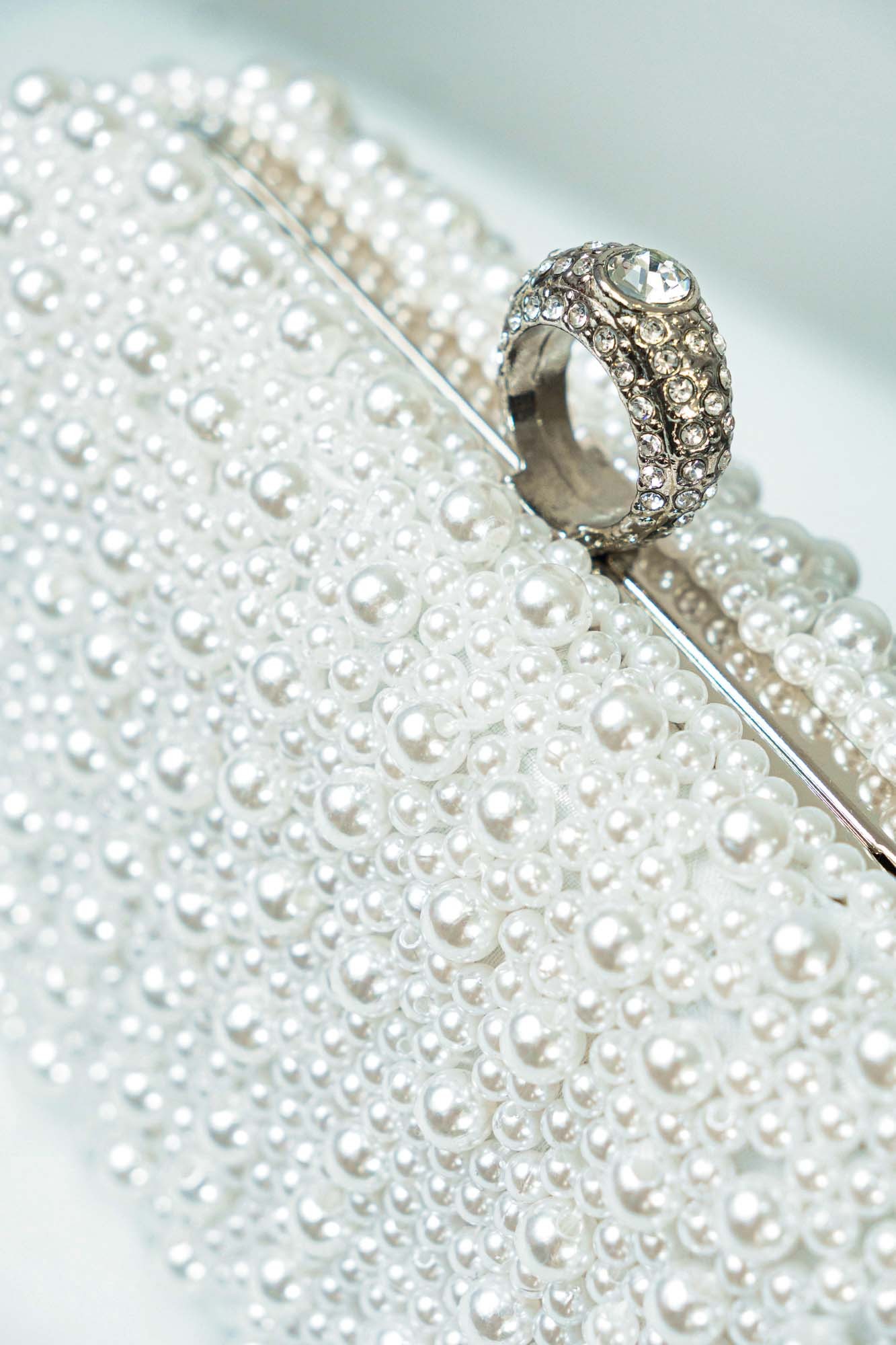 Βραδινό τσαντάκι με πέρλες και στρας