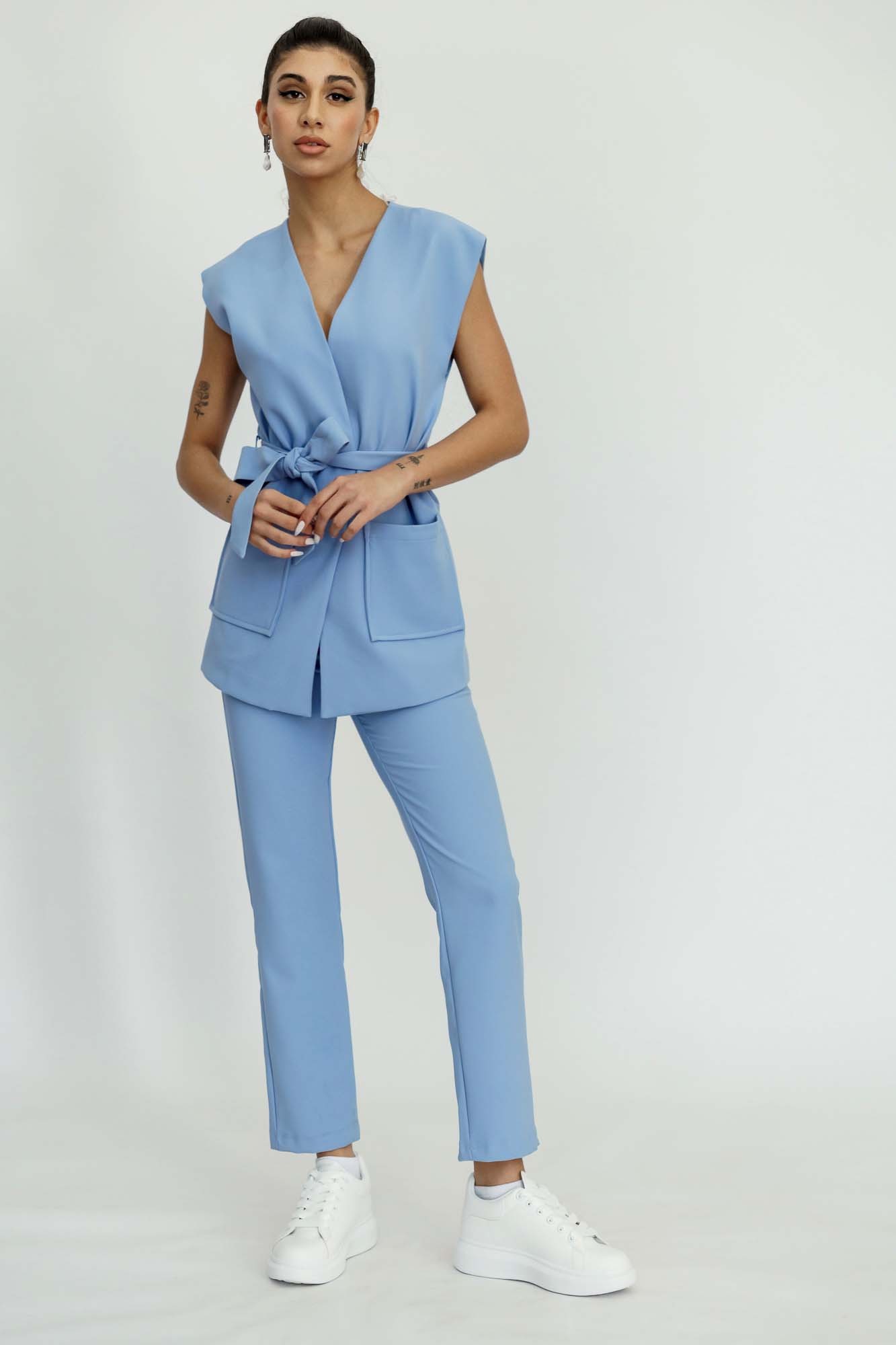 Γαλάζιο σετ γιλέκο-παντελόνι