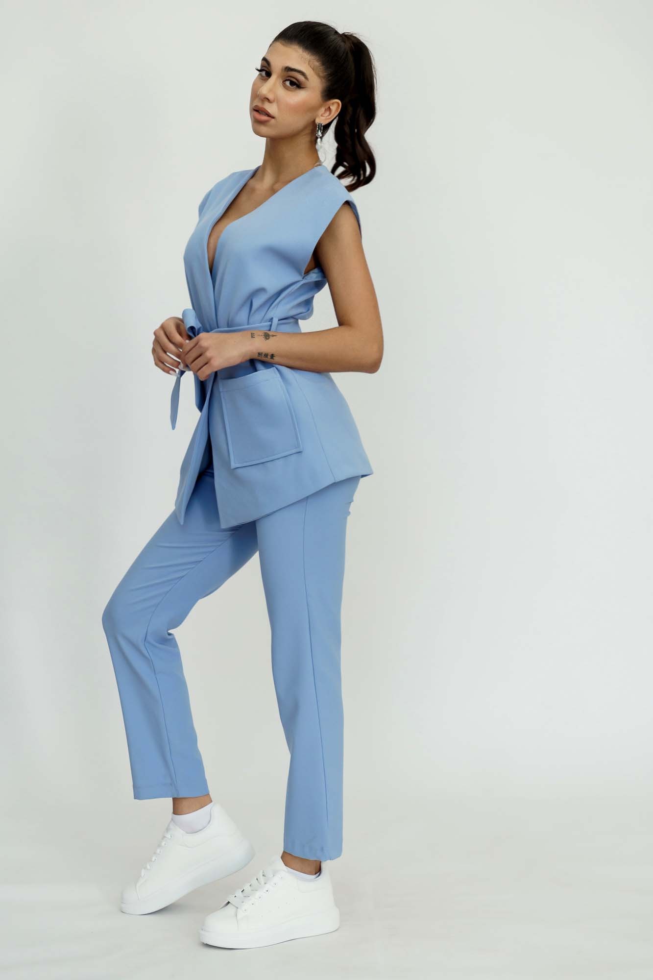 Γαλάζιο σετ γιλέκο-παντελόνι