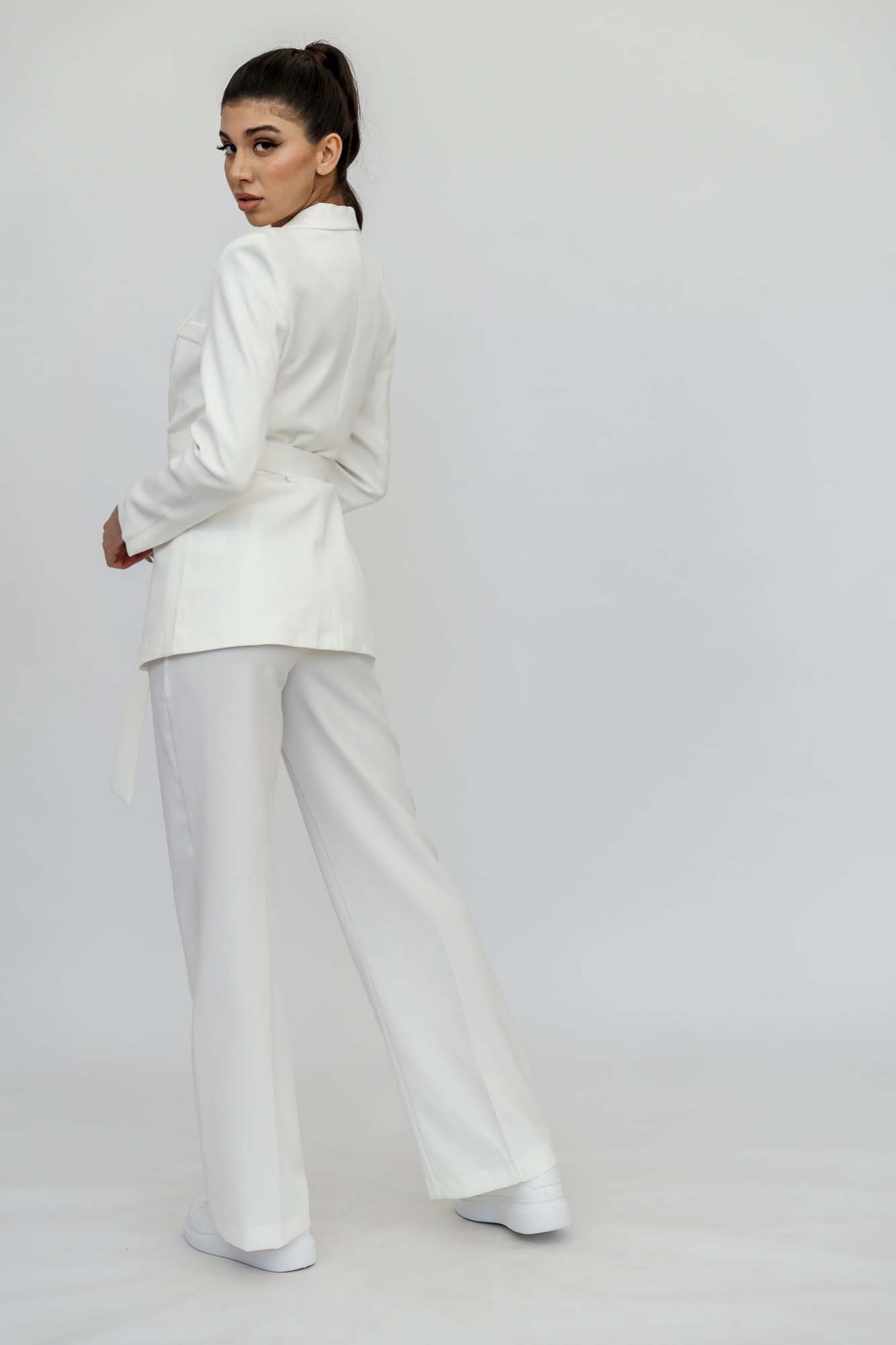 Λευκό σετ σακάκι-παντελόνα