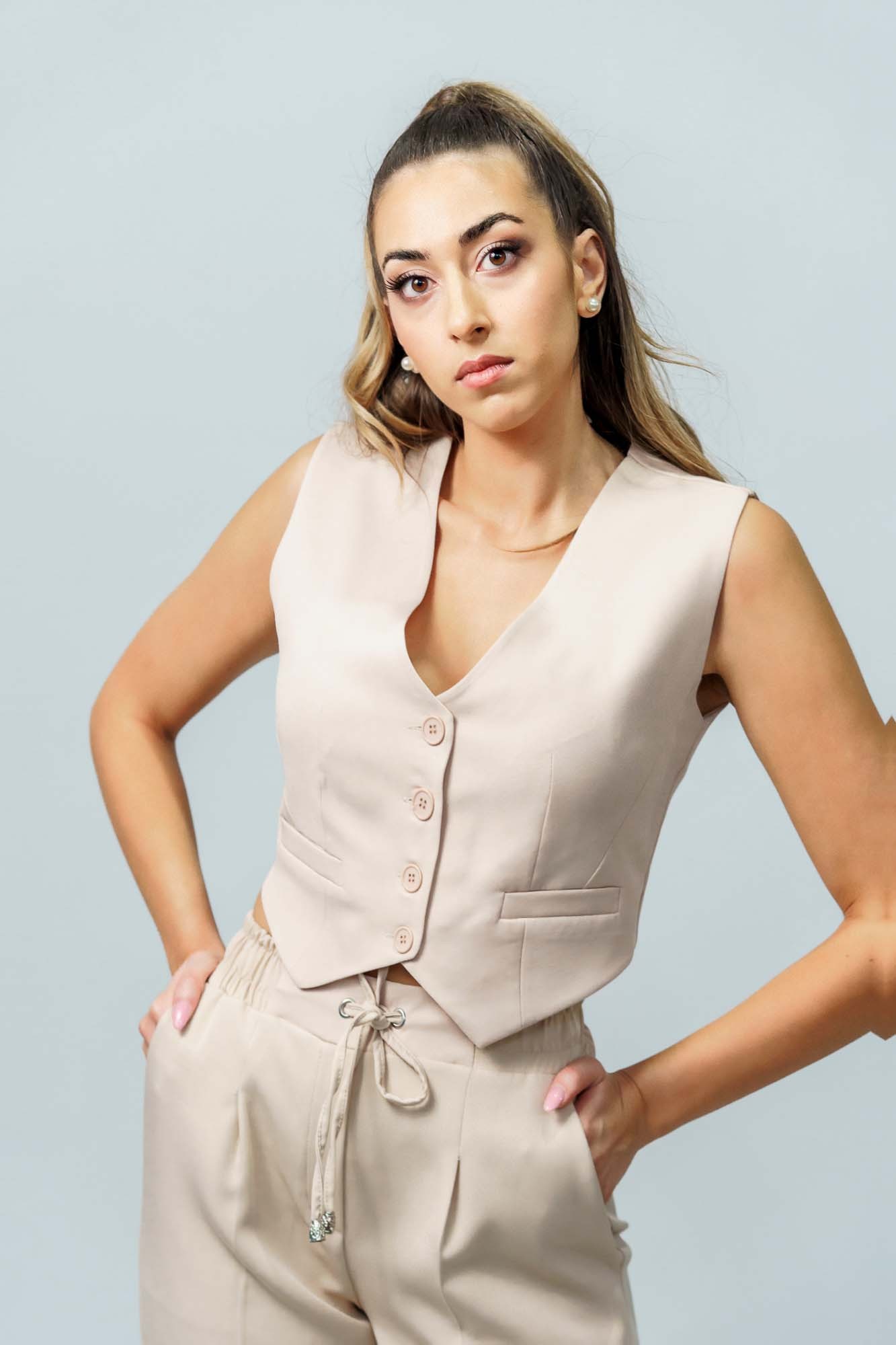 Μπεζ σετ γιλέκο-παντελόνι