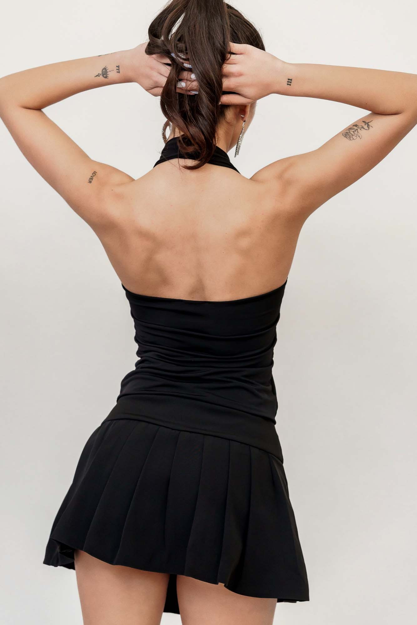 Μαύρη μπλούζα με λουλούδι