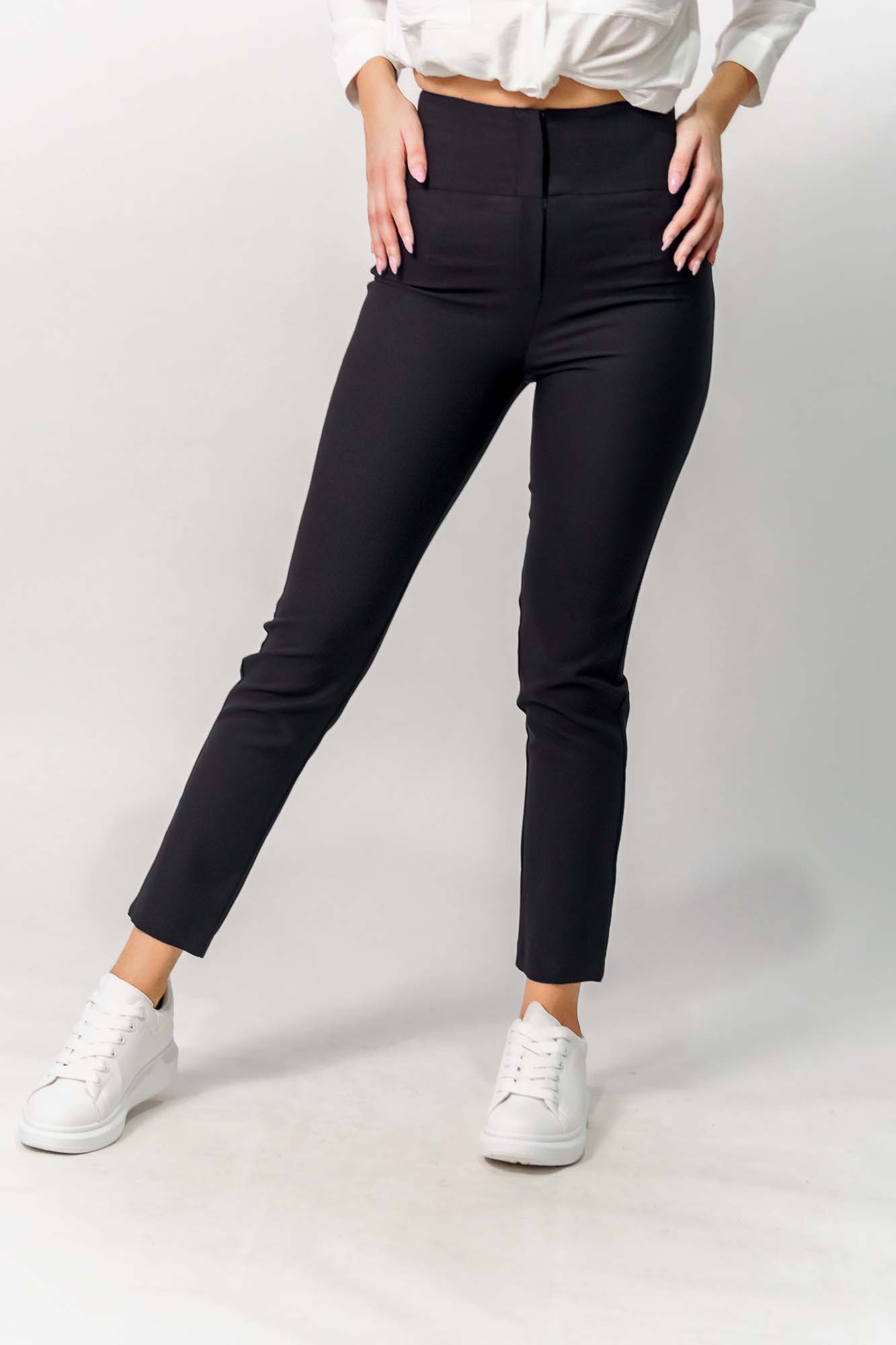 Μαύρο υφασμάτινο παντελόνι