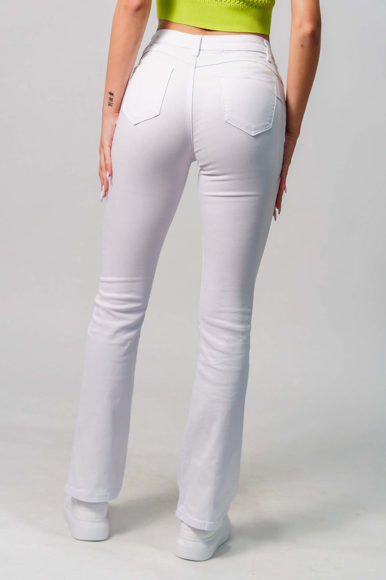 Λευκό τζιν καμπάνα